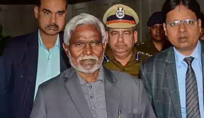 Champai Soren criticizes the Centre  