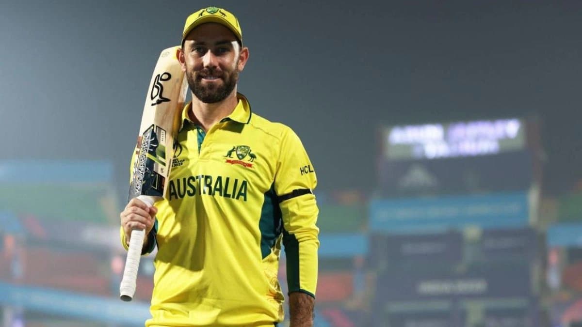 Australian cricket star Glenn Maxwell has taken on an assistant coaching role with the Melbourne Stars