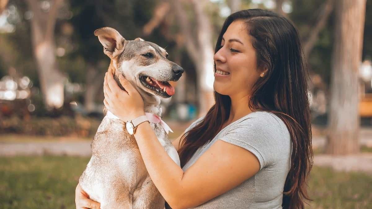 Woman acts like dog for lover in Bizarre Relationship