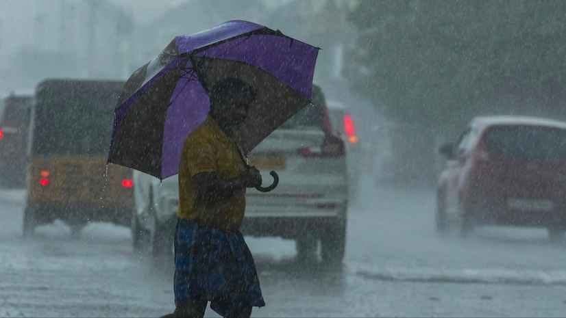Tamil Nadu Braces For Heavy Rain, Schools Shut In Chennai, Nearby Districts gnr 