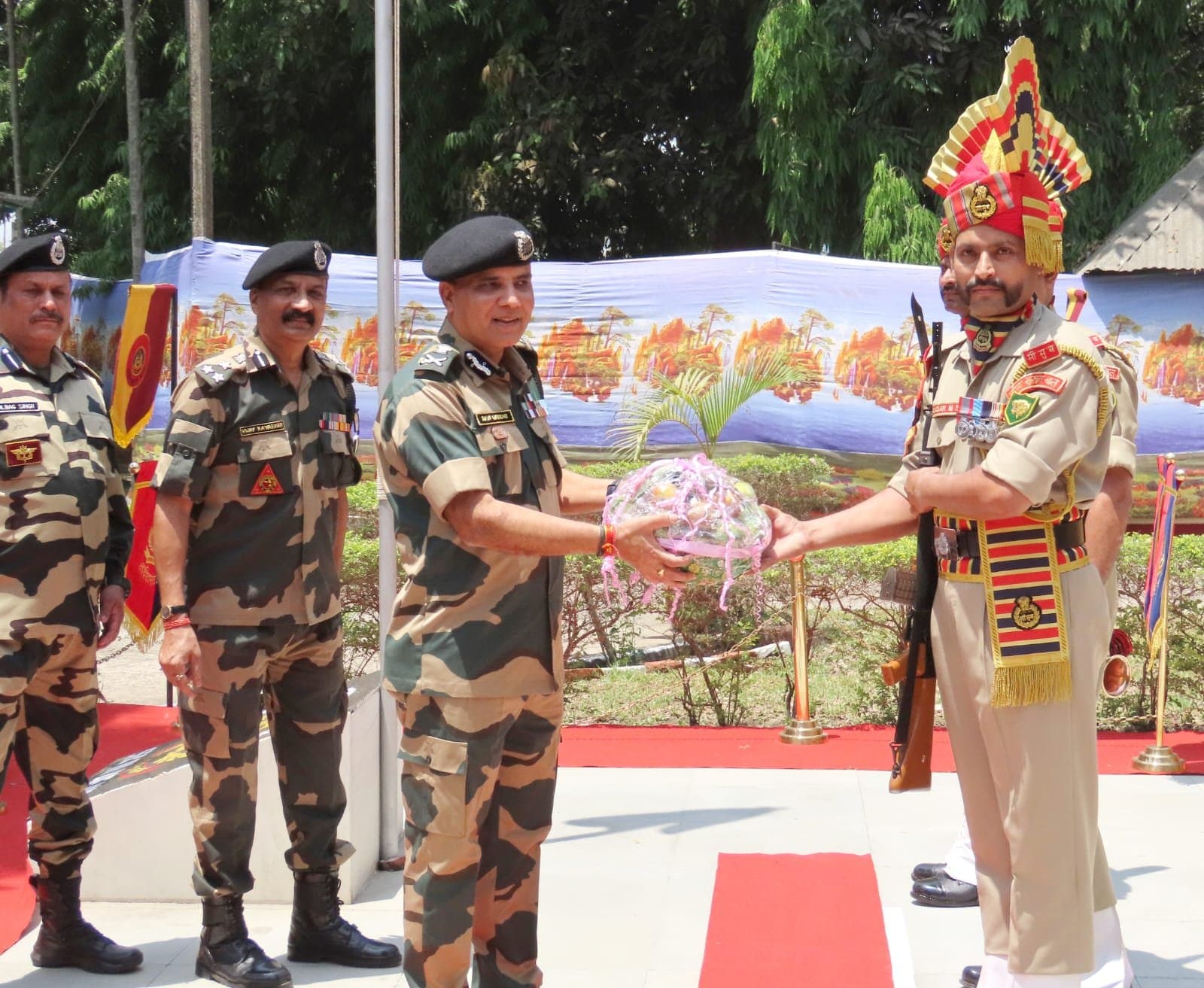 ADG, Eastern Command BSF visits India Bangladesh border at Malda