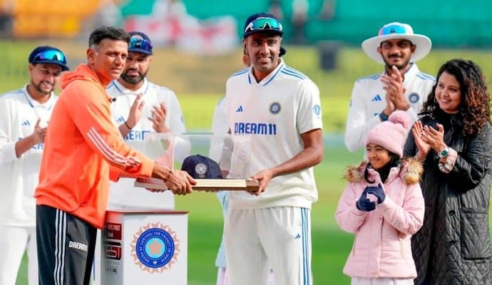 India-England: ১০০তম টেস্টে অশ্বিনকে বিশেষ সম্মান, শুরুতেই জোড়া ধাক্কা কুলদীপের 