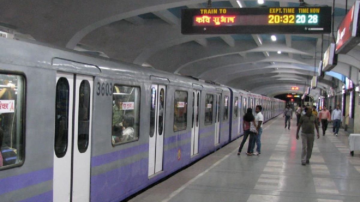 Kolkata metro services disrupted during office time