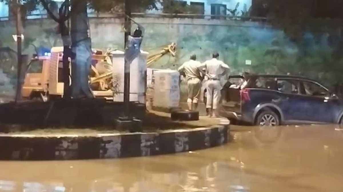  bank manager and a cashier were killed gnr