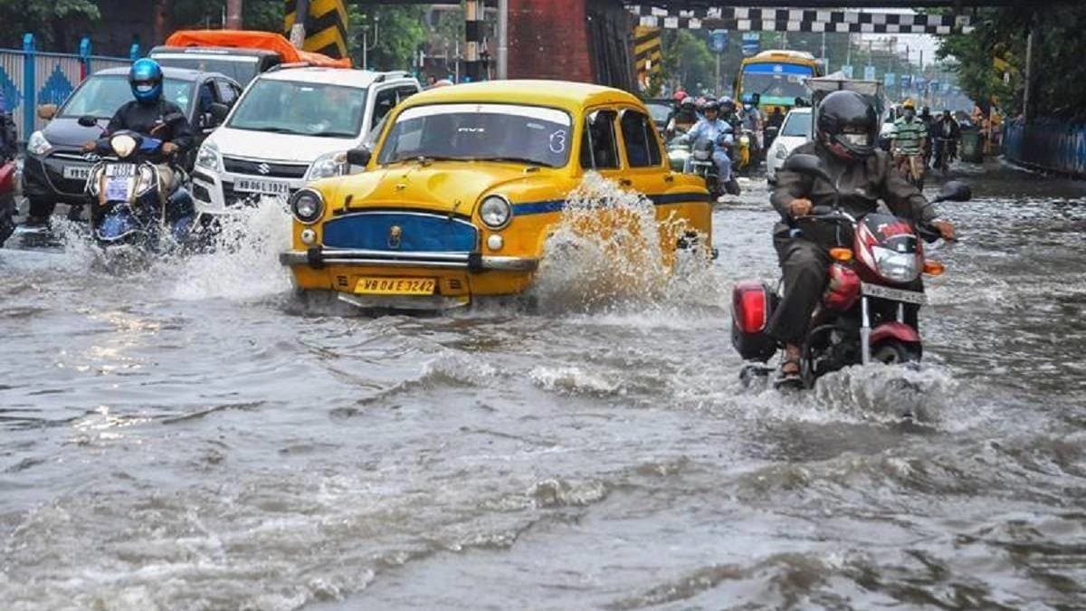 Heavy to heavy rainfall predicts in next 24 hours in bengal