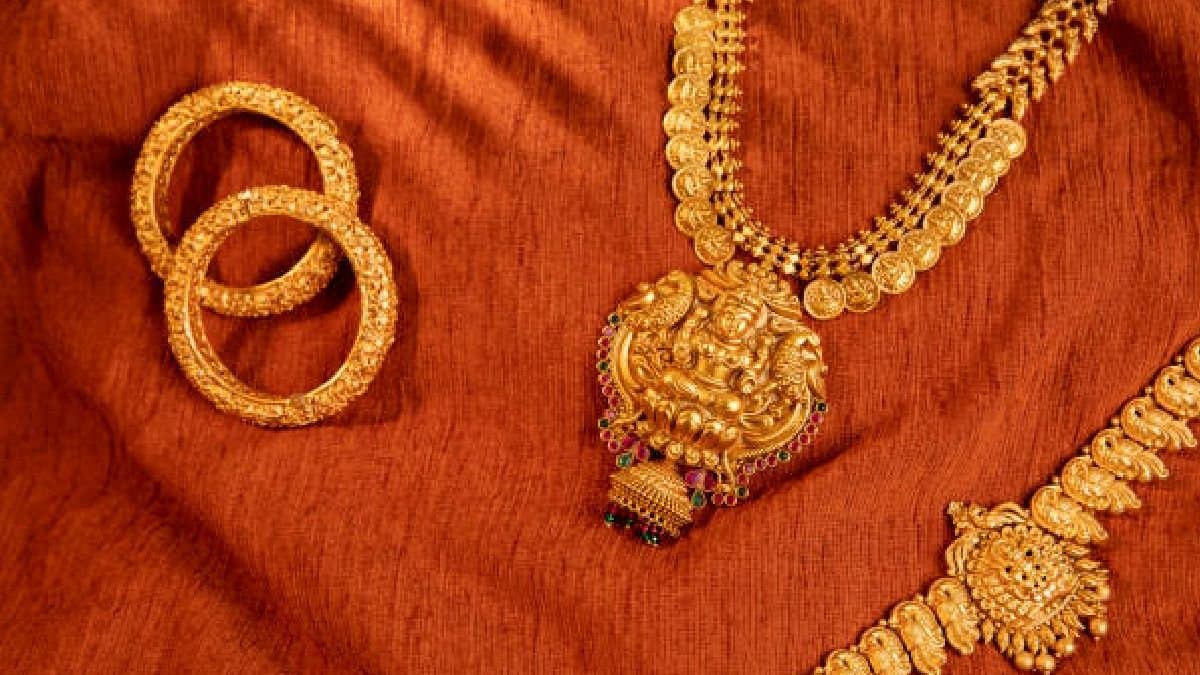 Gold Price Today Check 22 and 24 Carat Gold Price on 15 April