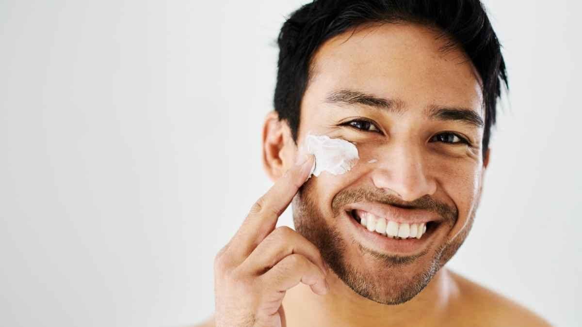 this home made natural face serum made with beetroot and many other things can make men's skin tone bright fair and soft lif