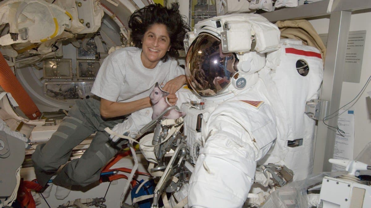 How much NASA astronaut Sunita Williams earns 