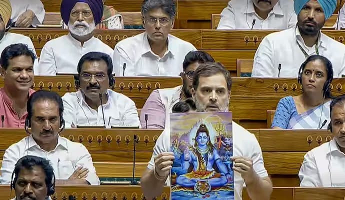 Centre hits out at Rahul Gandhi over his Lok Sabha speech