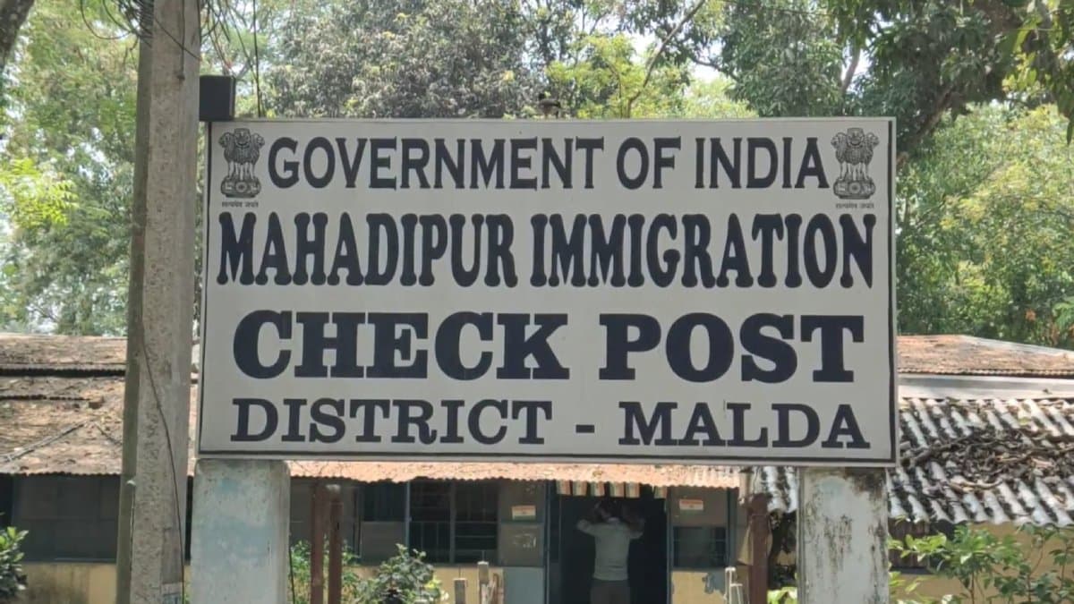 No Bangladeshi is allowed says hoteliers of Malda gnr