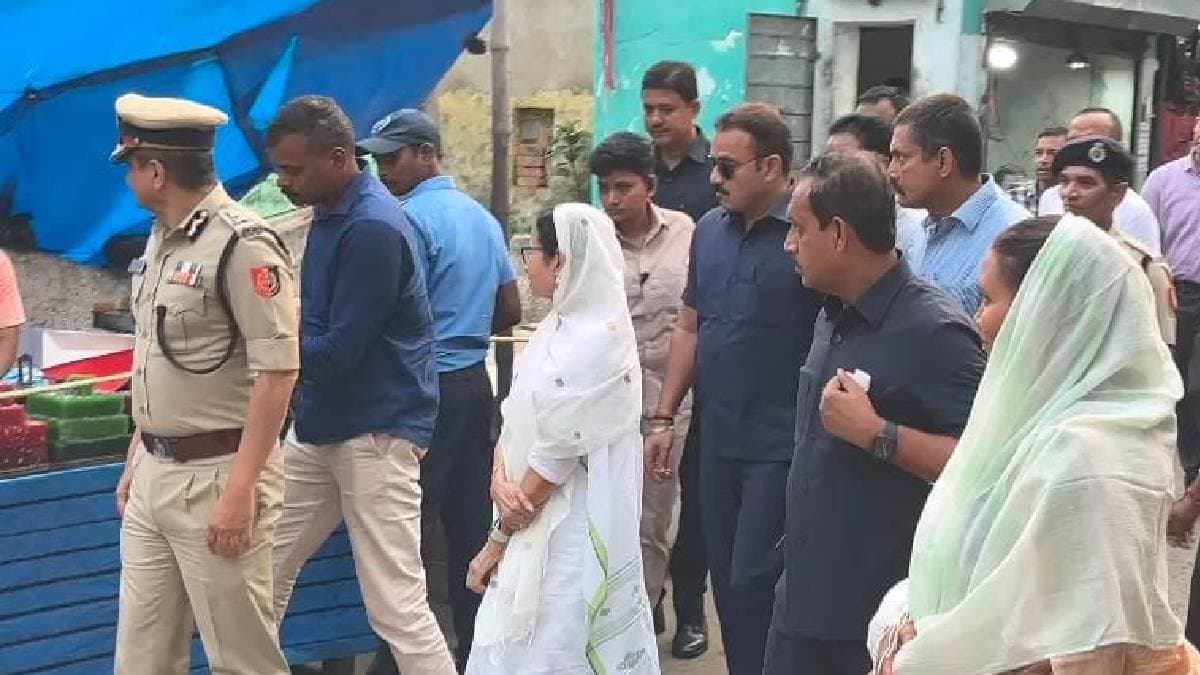 mamata banerjee visits furfura shariff 