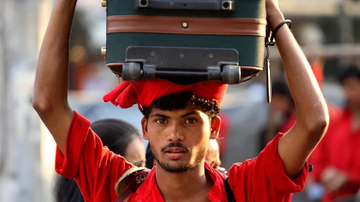 Indian Rail may limit Luggage weight per Passenger very soon