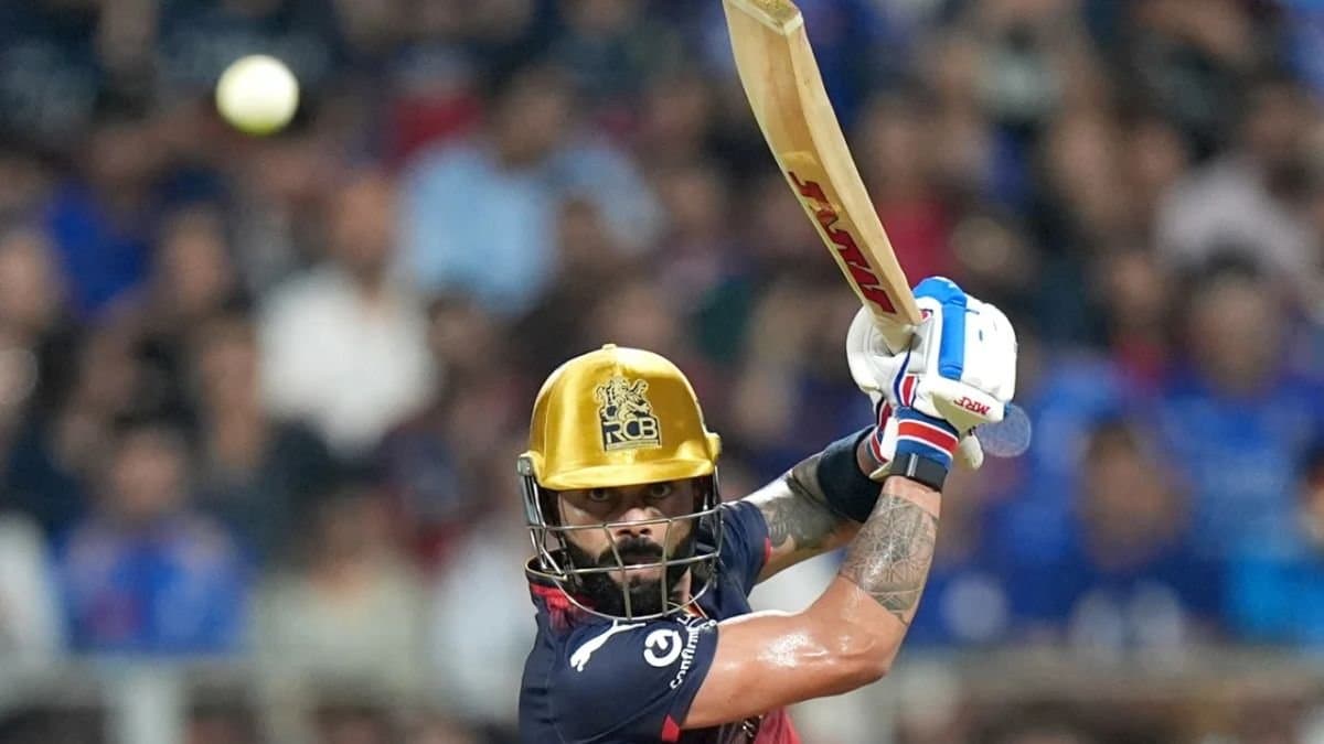 IPL 2025: Virat Kohlis heart touching moment at Wankhede goes viral spt 