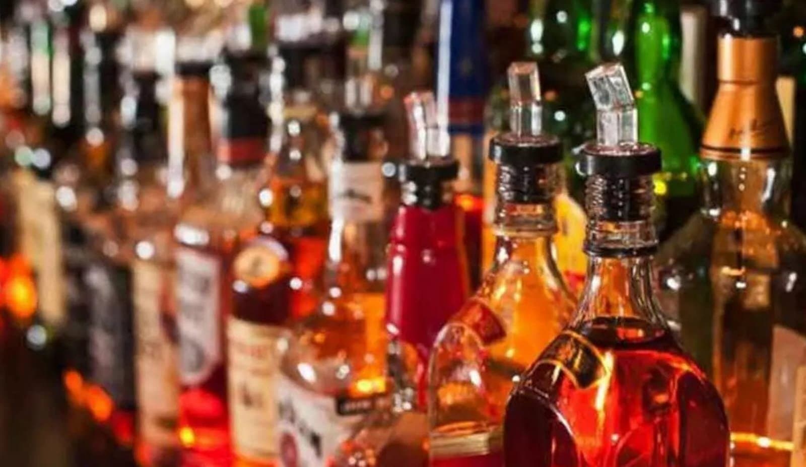 Liquor Price Hike: বিরাট খবর! লাফিয়ে বাড়তে চলেছে মদের দাম,  স্বাধীনতা দিবসের আগেই কি মূল্যবৃদ্ধি? দেখুন