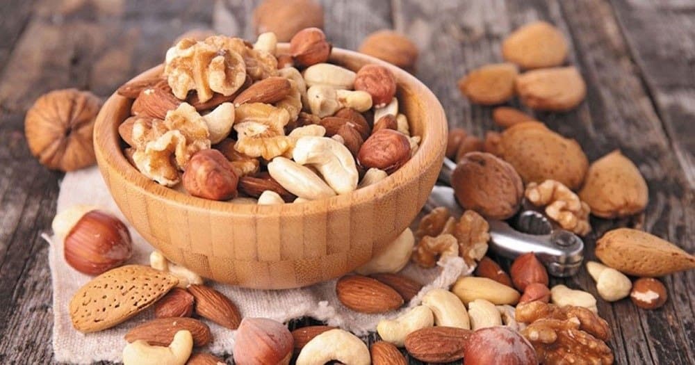 what are the amount of nuts one should have everyday lif