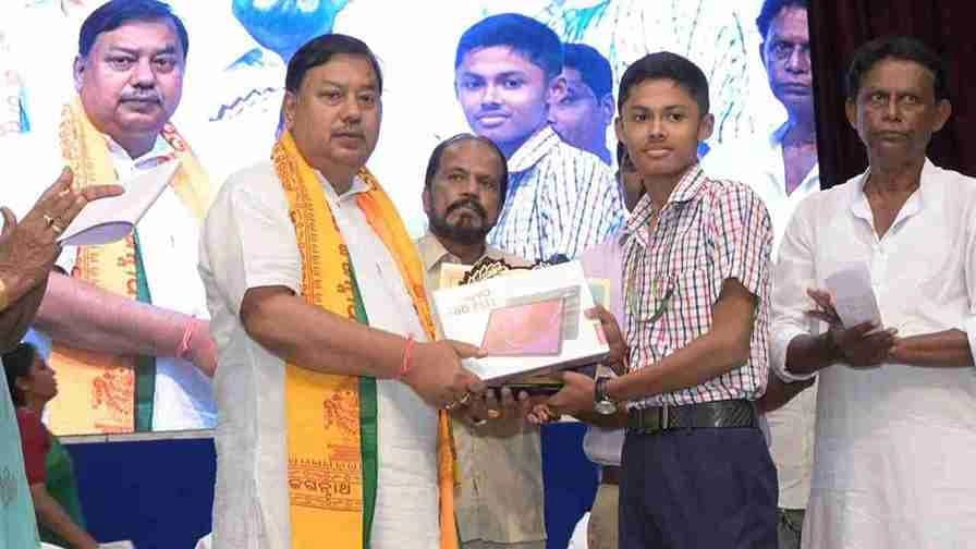  700 Students Gets Felicitation in Agartala 