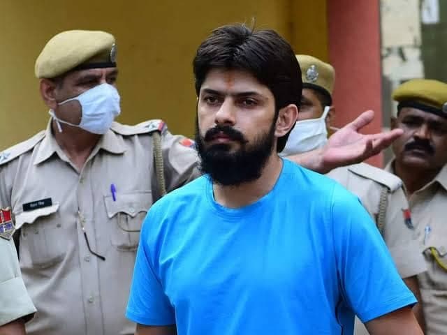 'বলিউডের কোনও সুপারস্টার লরেন্স বিষ্ণোইয়ের মত সুন্দর দেখতে নয়!', আজব দাবি কোন জনপ্রিয় বলি-পরিচালকের?