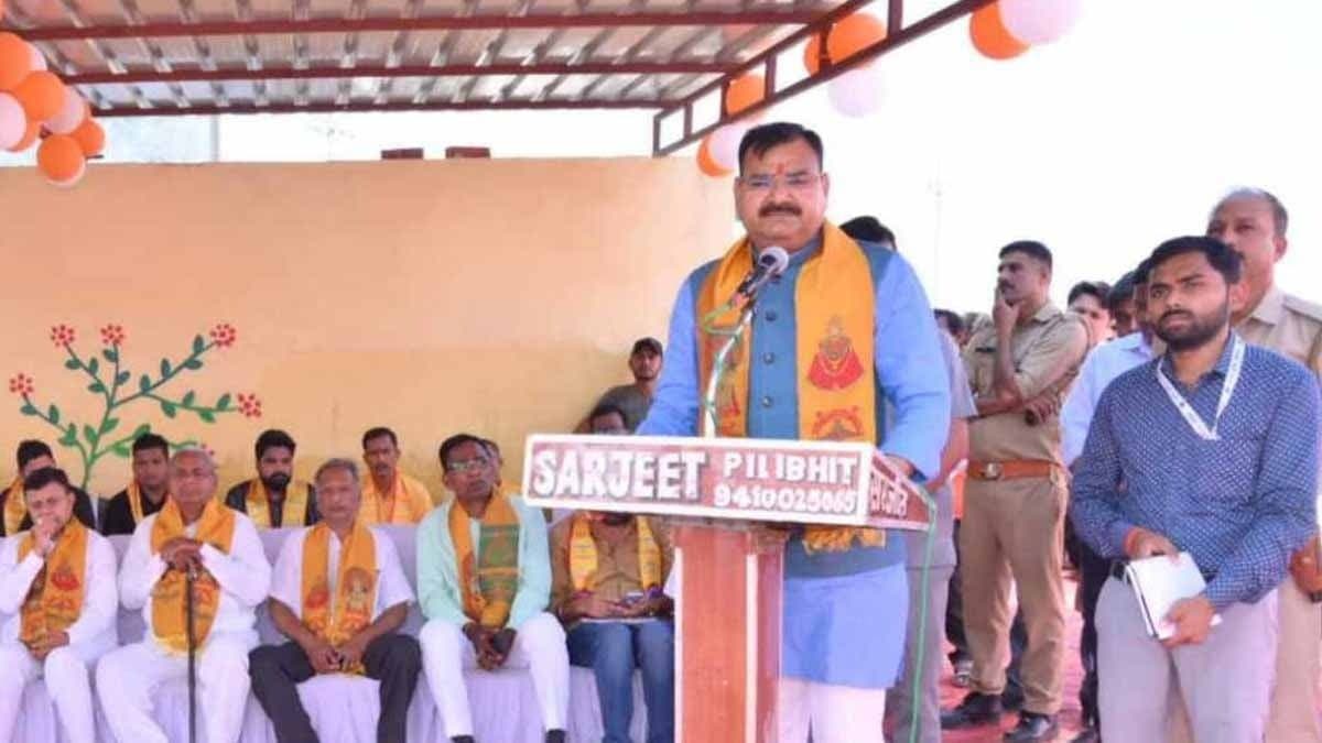 Clean Cowsheds, Lay There, UP Minister’s Remedy To Cure Cancer_gnr