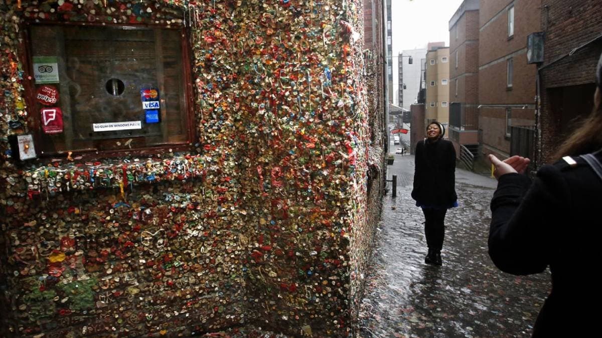 Chewing Gum Wall Where is this amazing tourist spot located