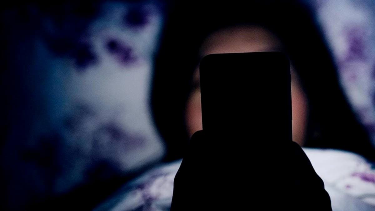 What happens to your brain and body if you stop using phone for one month