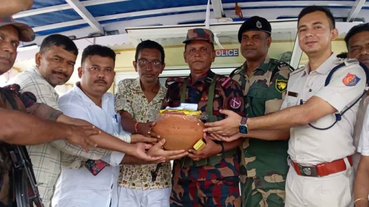 when durga idol immersion in ichamati river taki_gnr