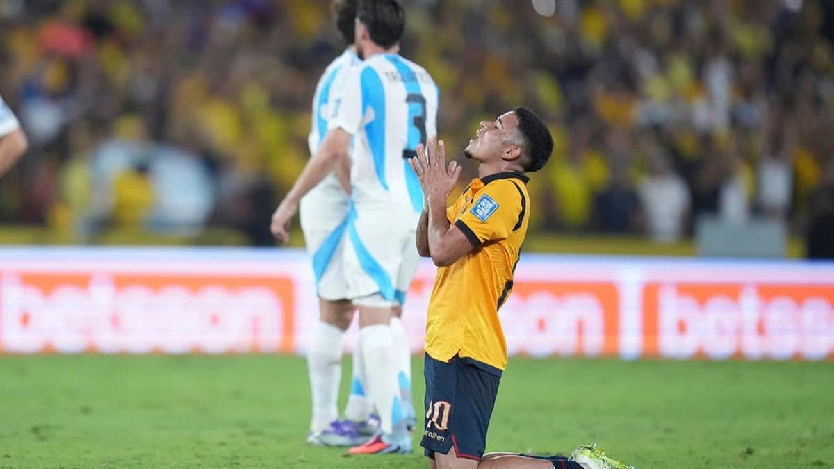 Argentina is not happy of Penalty which was awarded in the match against Ecuador in World Cup Qualifier 