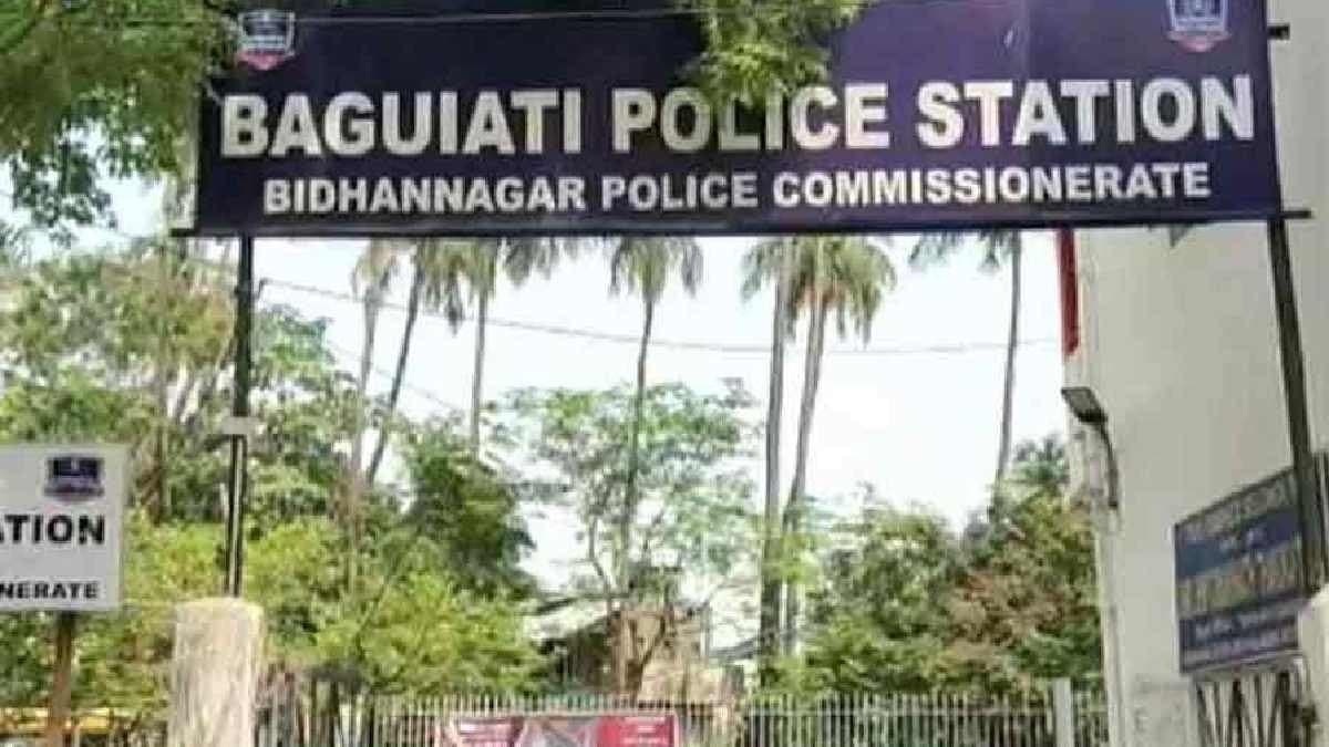 Chaos in Baguihati as body of a bar dancer found in her own flat