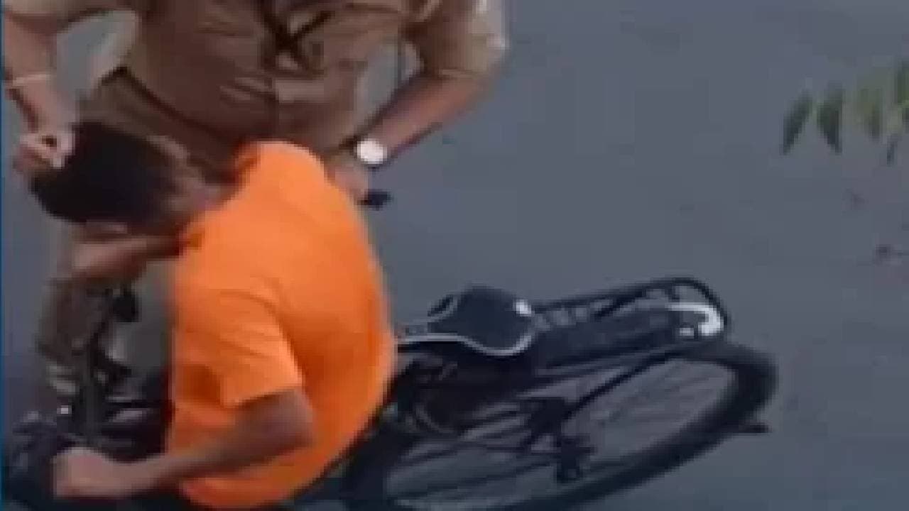 Cop slaps boy pulls hair for cycling during PM Modi convoy rehearsal