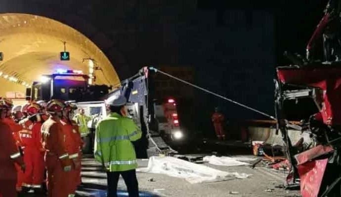 bus accident in china, 14 died