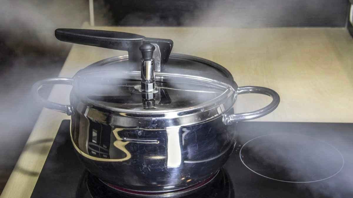 Pressure Cooker burst during Cooking Mid Day Meal at School in Pandua