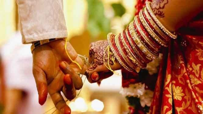 Couple Elopes Leaving Spouses Nine Children Behind In Uttarpradesh
