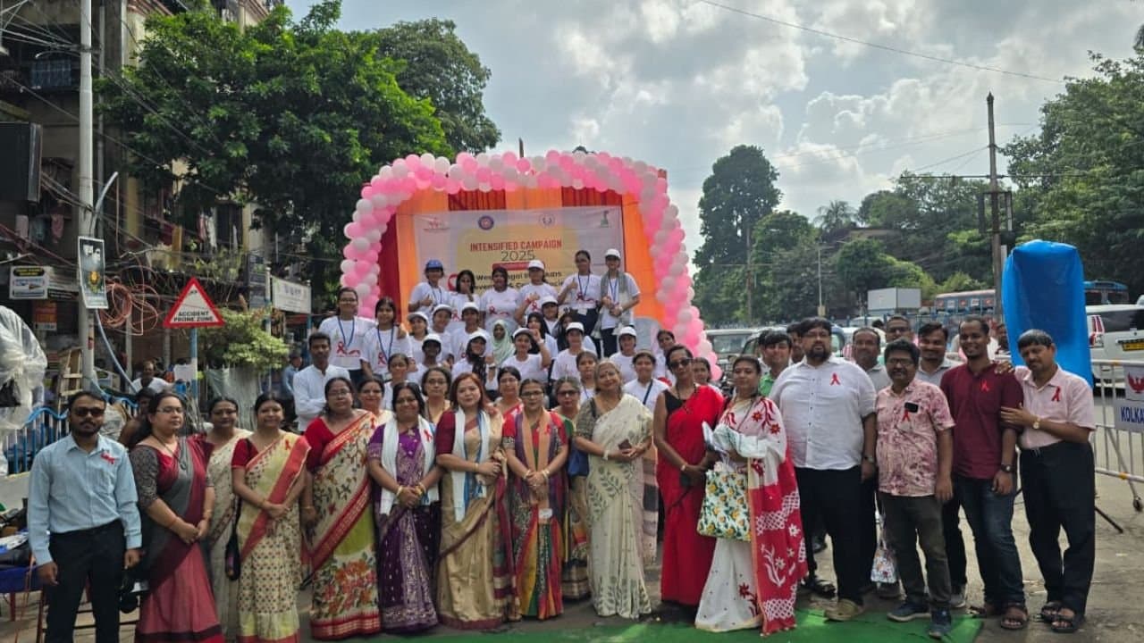 College takes initiative for AIDS awareness students spread the message through street play