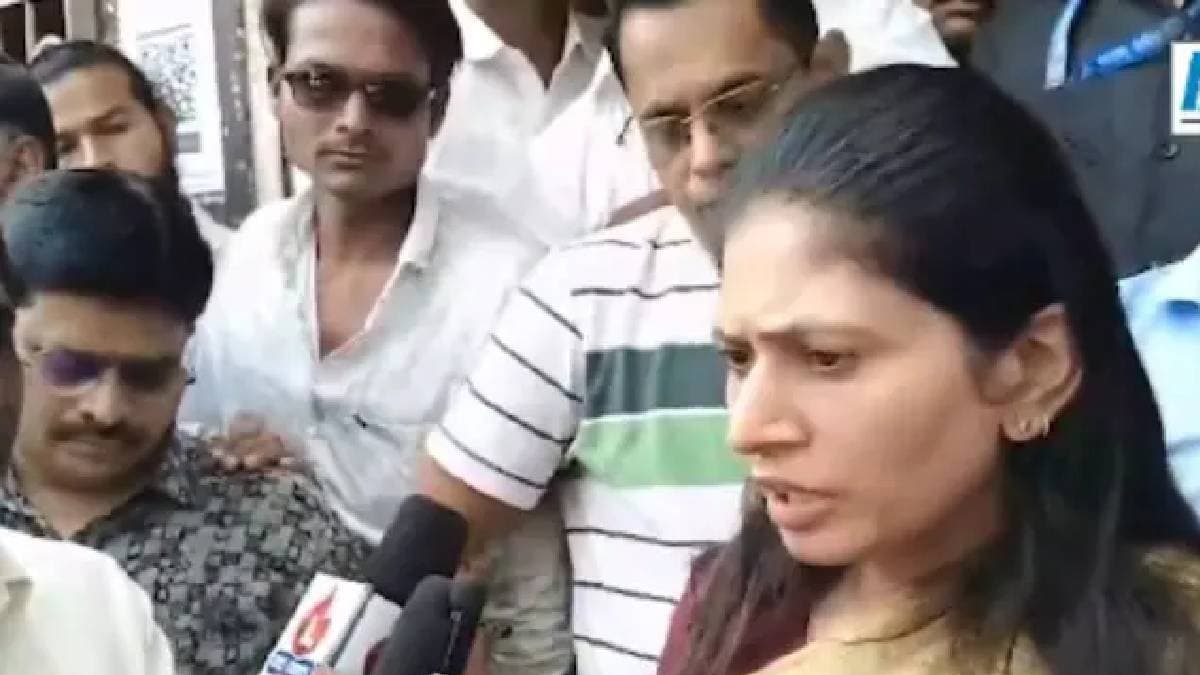 Central Minister Raksha Khadse daughter harassed by youths in Maharashtra Jalgaon