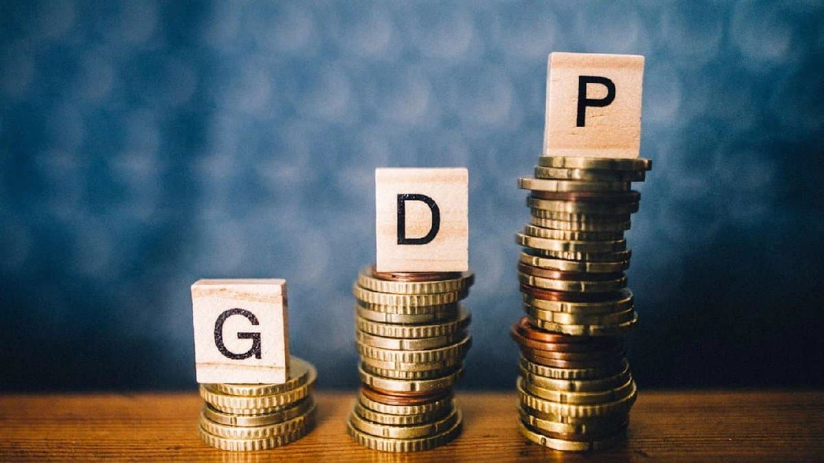 SBI Report Indian economy may have registered a strong growth rate  in the first quarter of the current financial year report says