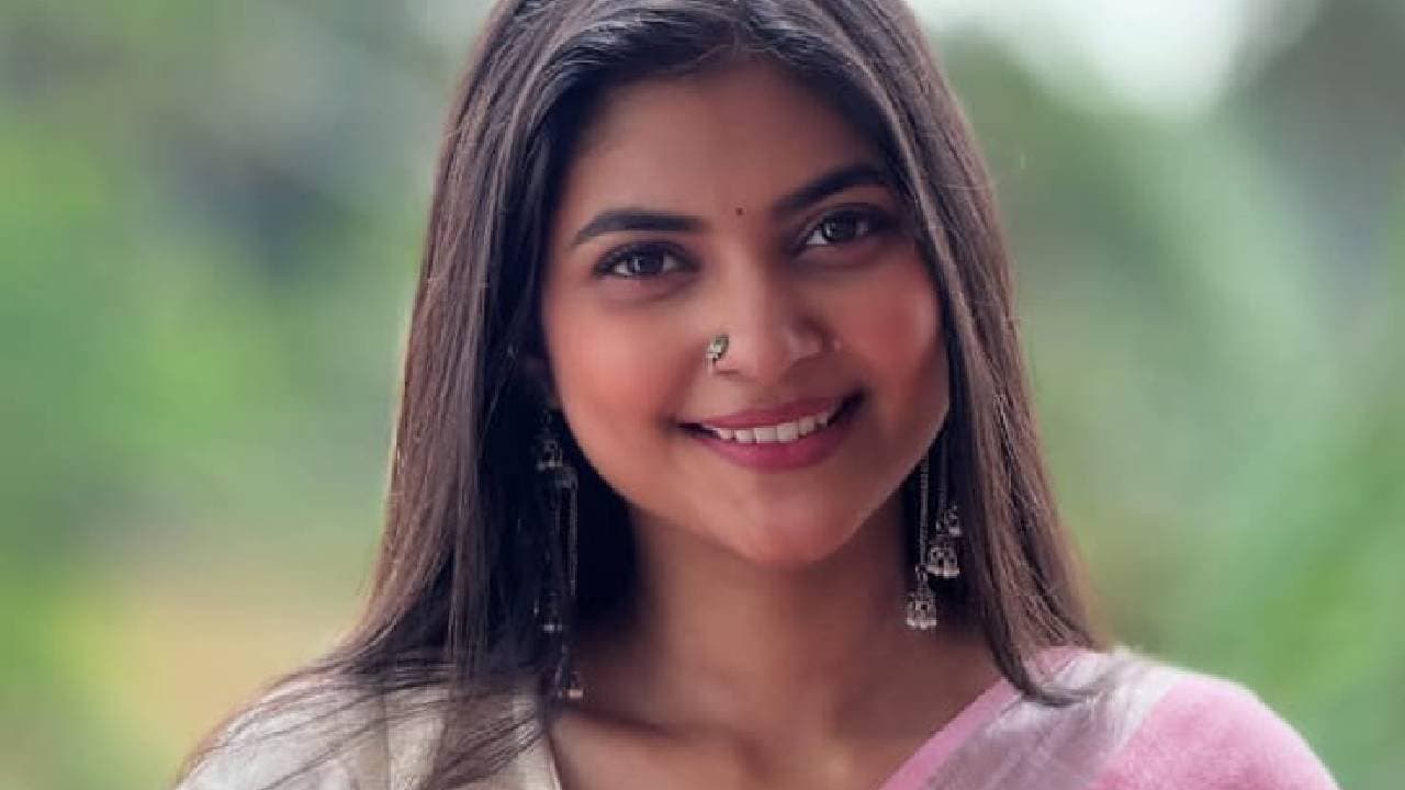 Anurager Chhowa fayactress Nisha Poddar going to play lead in telegu serial 