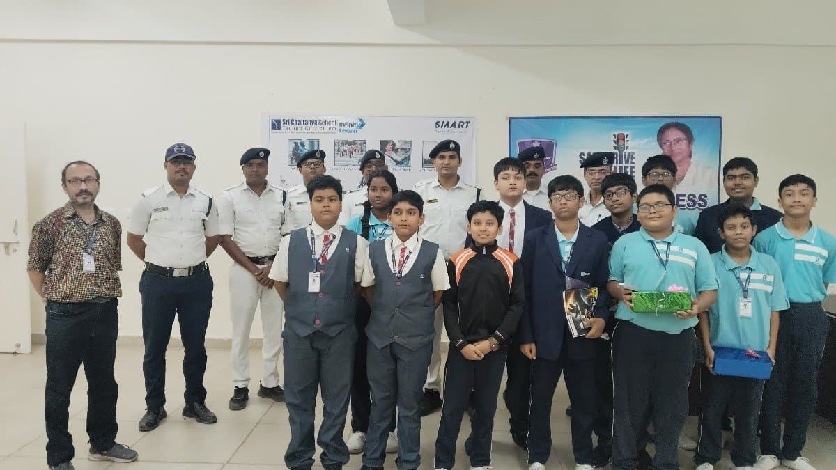 Chinsurah traffic guard's  initiative in child awareness
