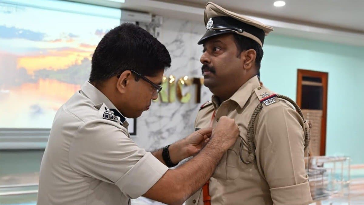 Three policemen of Murshidabad awarded with gallantry and appreciation award