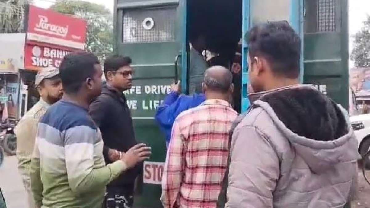 Police Attacked While Arresting Suspect in Mogra gnr