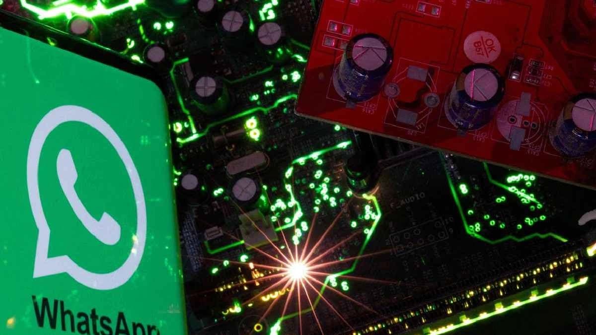 WhatsApp plans to launch an AI feature that summarizes unread messages