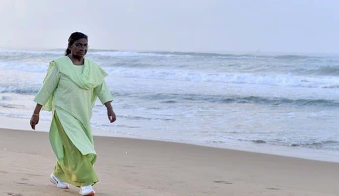 In Odisha, President Murmu takes a stroll on Puri beach