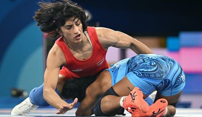 Come back stronger, pm modi on vinesh Phogat's Olympics disqualification spt