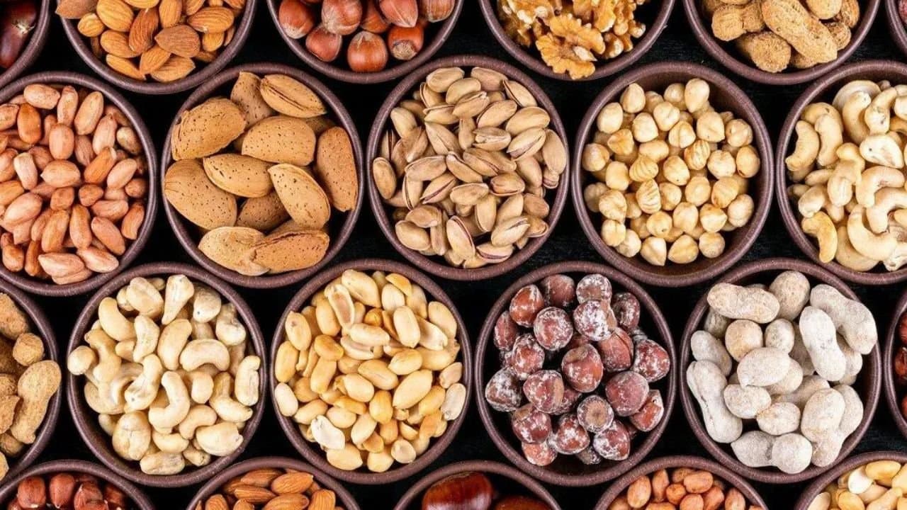 5 nutrient dense dry fruits that may help support steady and healthy weight loss 