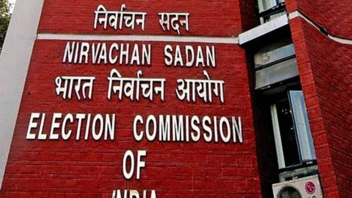 voters have to deposit mobile phones at polling booths