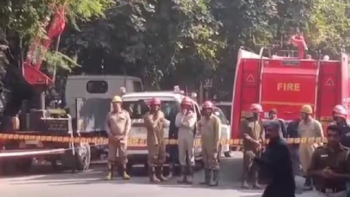 Delhi Explosion Explosion near PVR in Delhi's Prashant Vihar gnr 