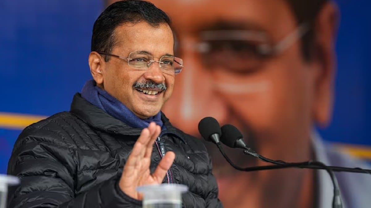 Sheesh Mahal row AAP, Delhi Police Clash Over Denied Entry To CMs House gnr