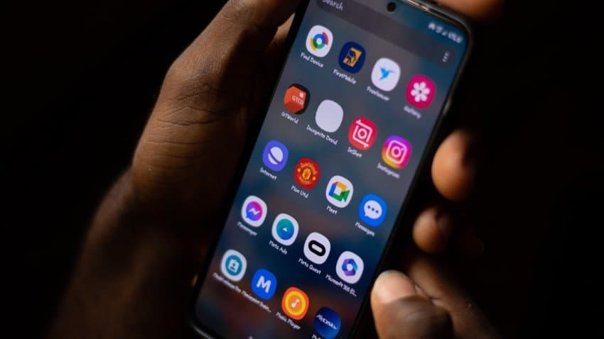 Android Malware Can Now Hijack Bank Calls gnr