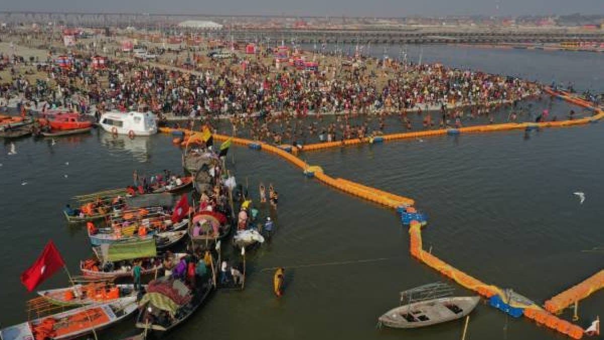 Maha Kumbh mela 2025 25 Lakh Take Dip In Sangam Before Mela Begins gnr