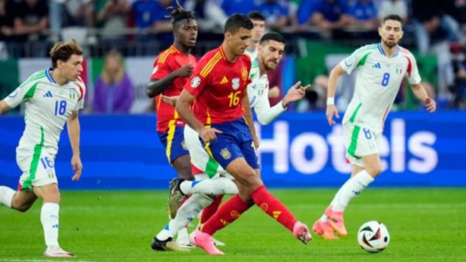 Spain-Italy: ক্যালাফিওরির আত্মঘাতী গোলে গ্রুপের একনম্বর দল হিসেবে শেষ ষোলোয় স্পেন