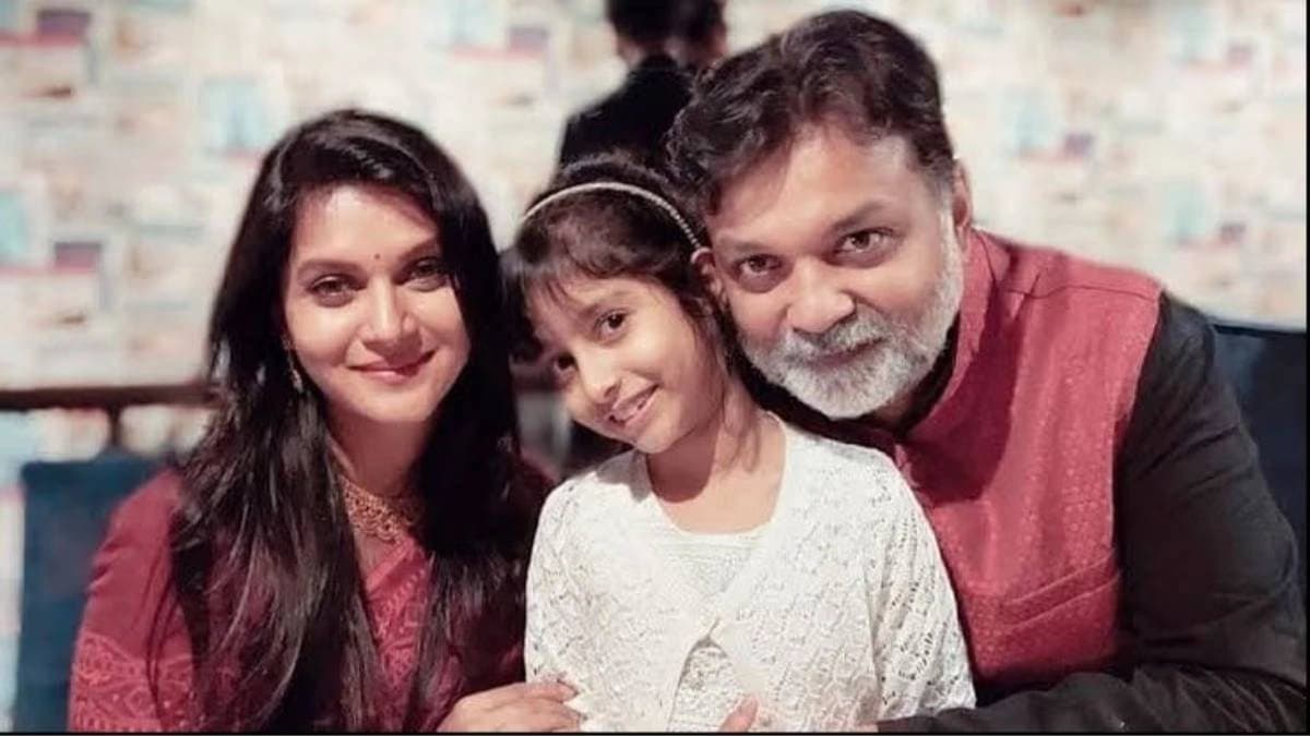 Srijit Mukherji posts daughter ayra tehreem khan and wife rafiath rashid mithilas ad