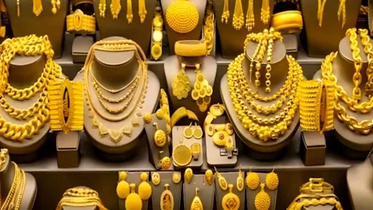 Gold Rate Falls In India Check 22 Carat Price In Your City On October 11 gnr 